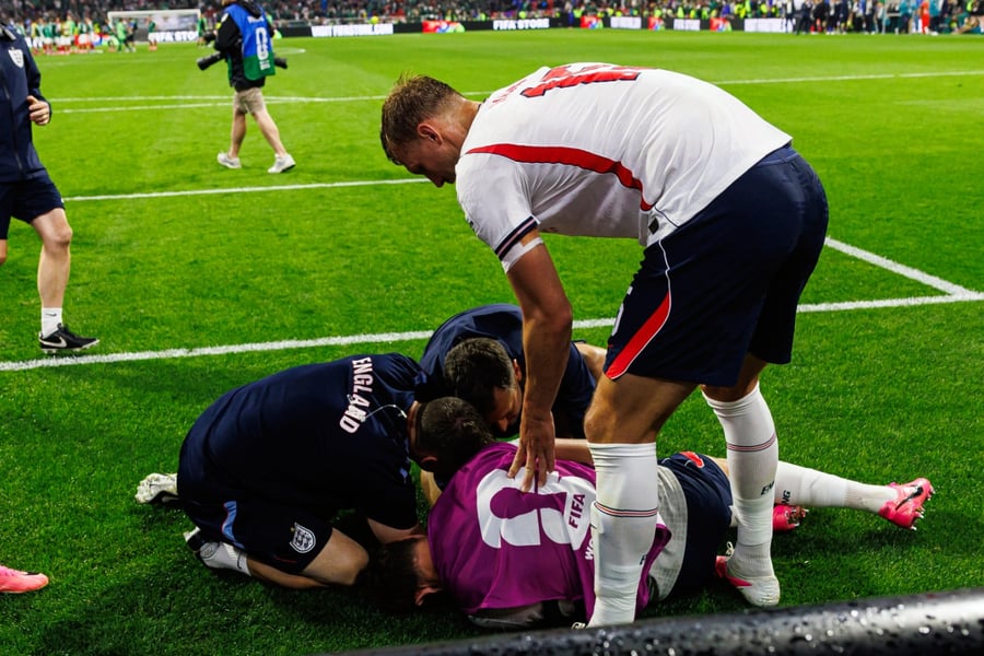 Jordan Henderson injured at World Cup