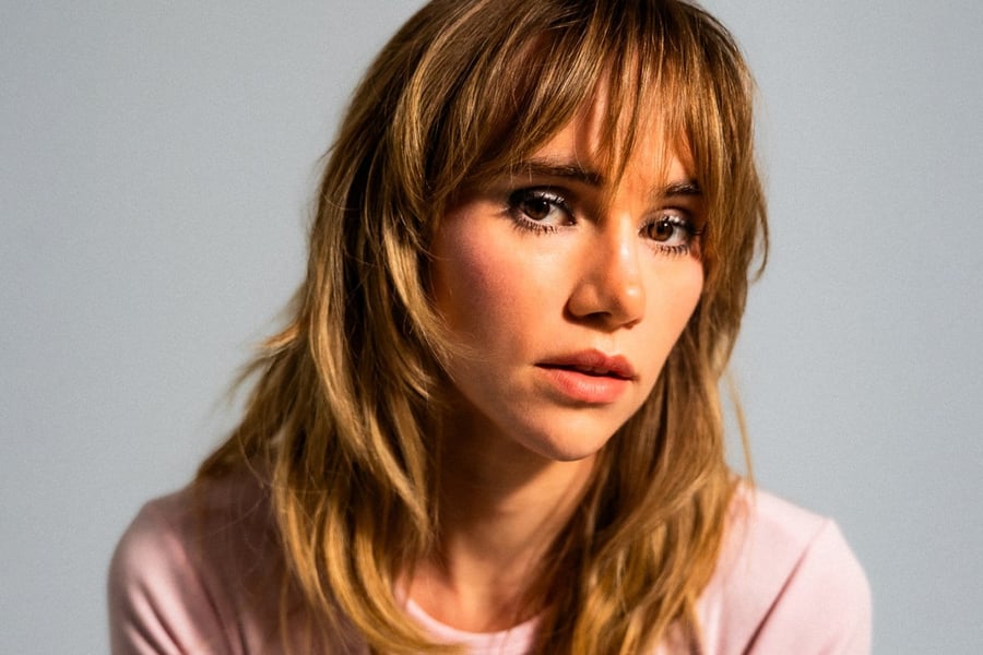Suki Waterhouse