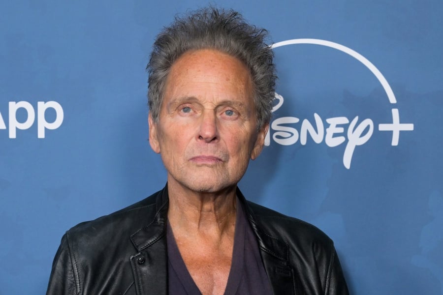 Lindsey Buckingham at event