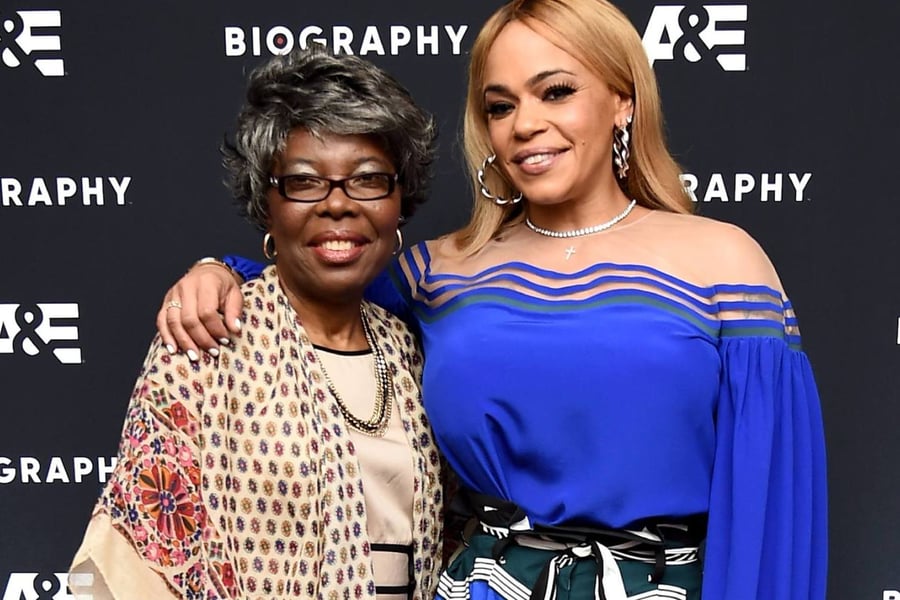 Voletta Wallace and Faith Evans