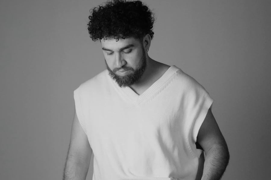 Sam V press shot