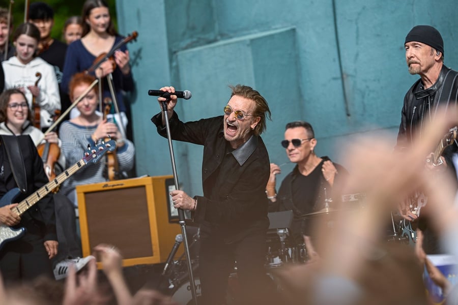 U2